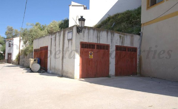 Garage in Cómpeta